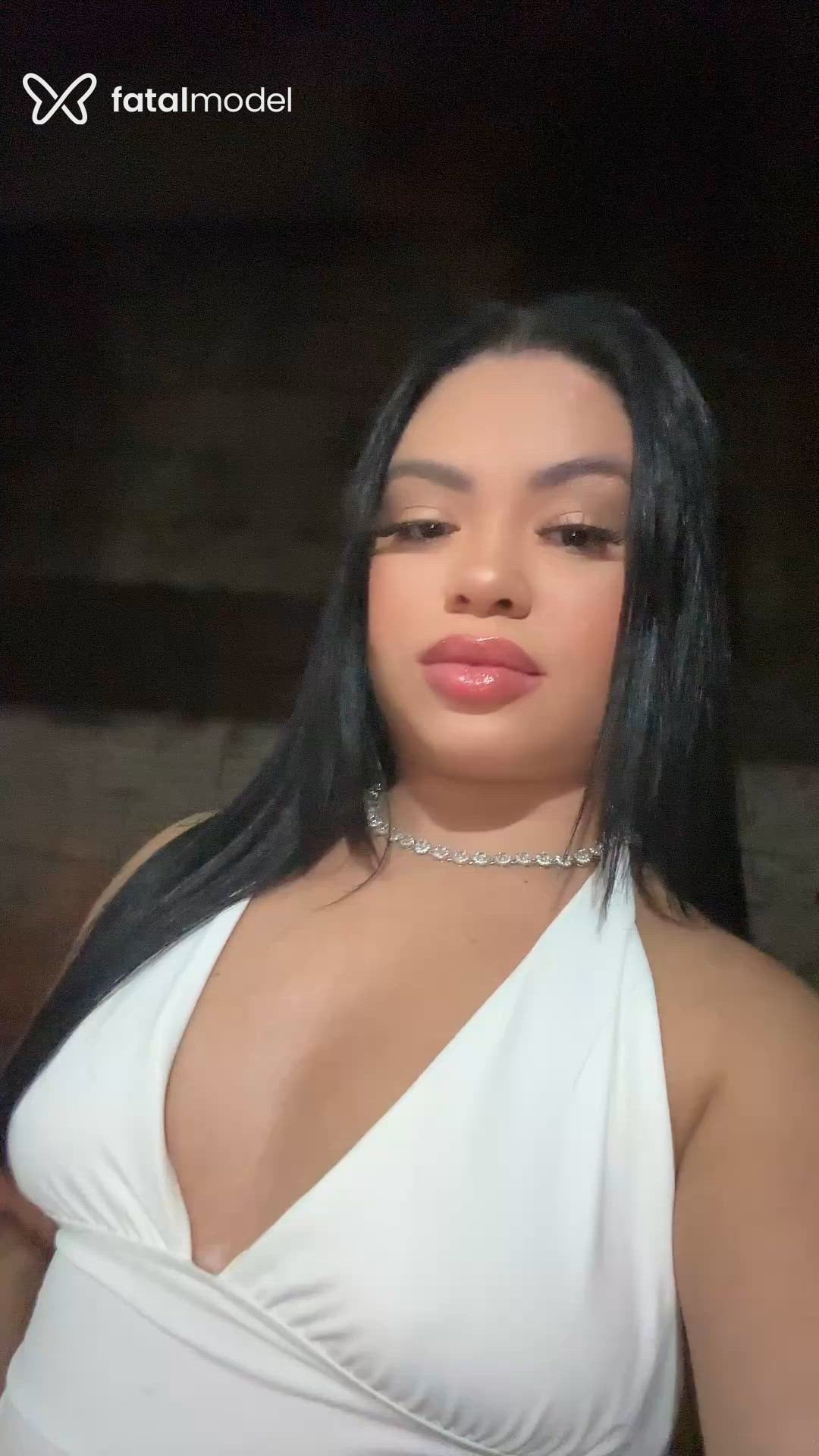 Acompanhante mulher morena (o) de olhos castanhos - Letícia