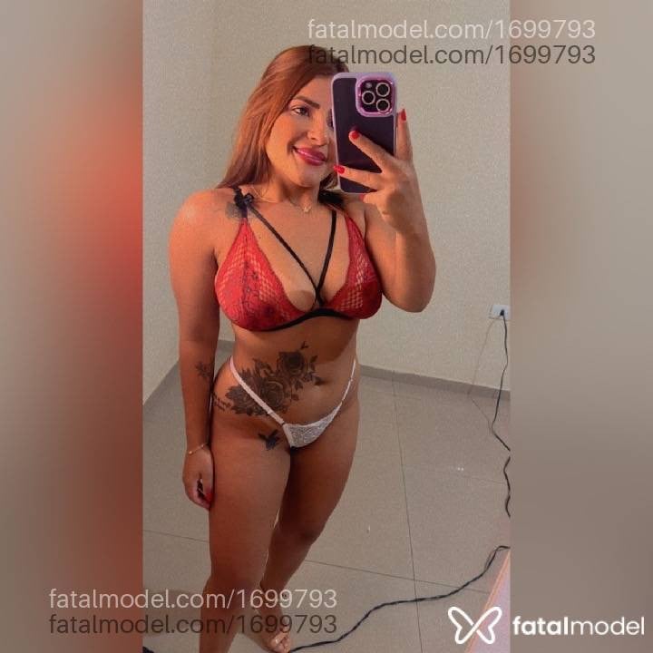 Acompanhante mulher ruiva (o) de olhos pretos - Brenda