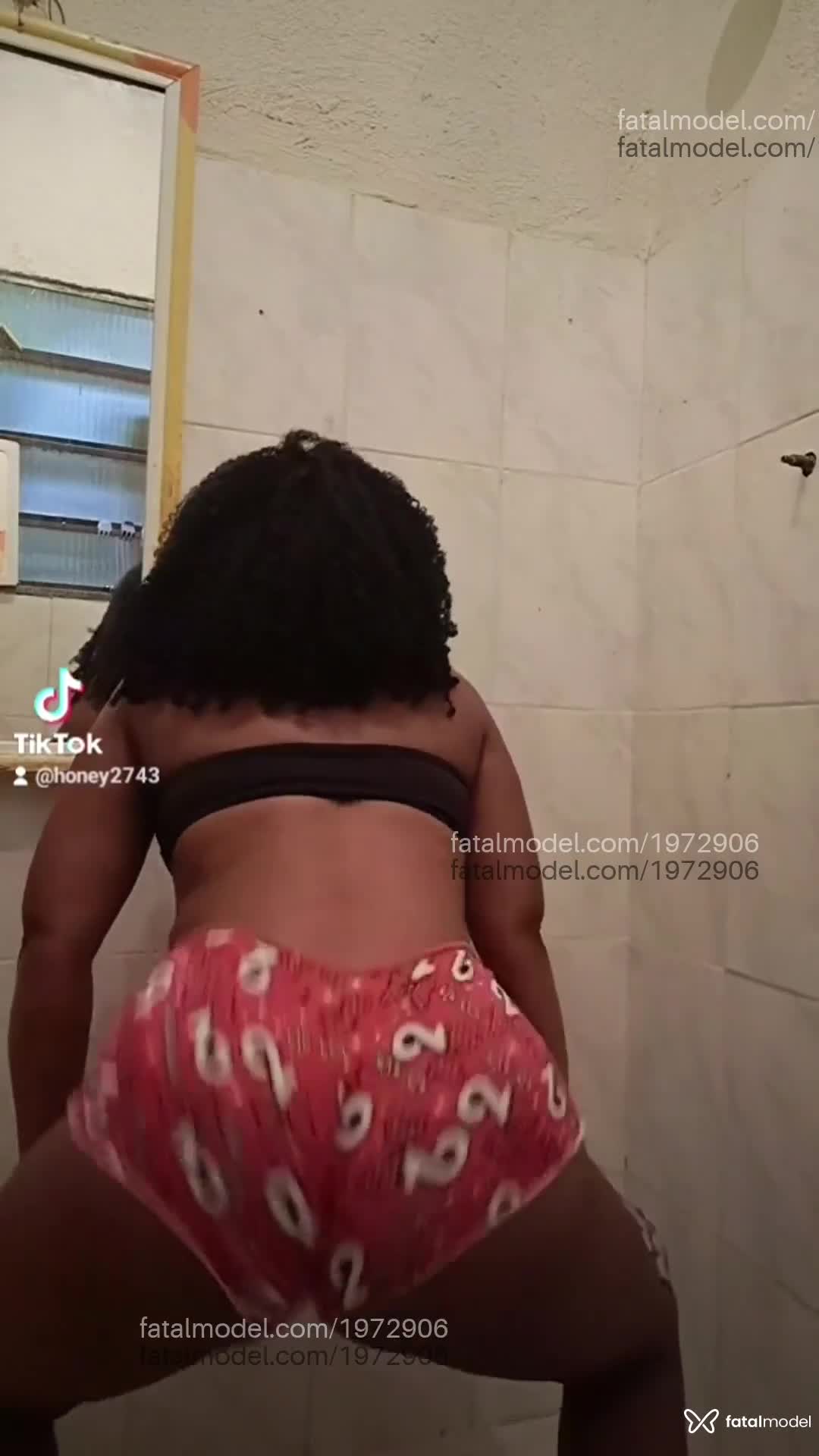 Acompanhante mulher morena (o) de olhos castanhos em Virtual - Morenadorabetão