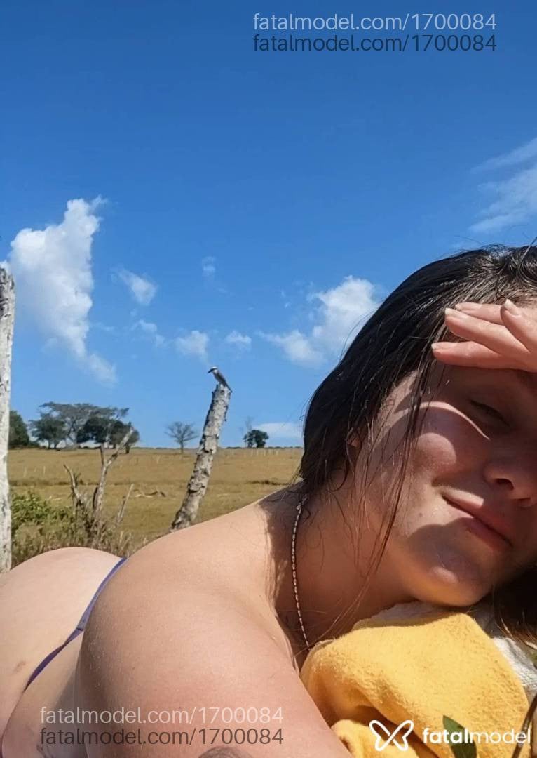 Acompanhante mulher ruiva (o) de olhos verdes - Rebeca