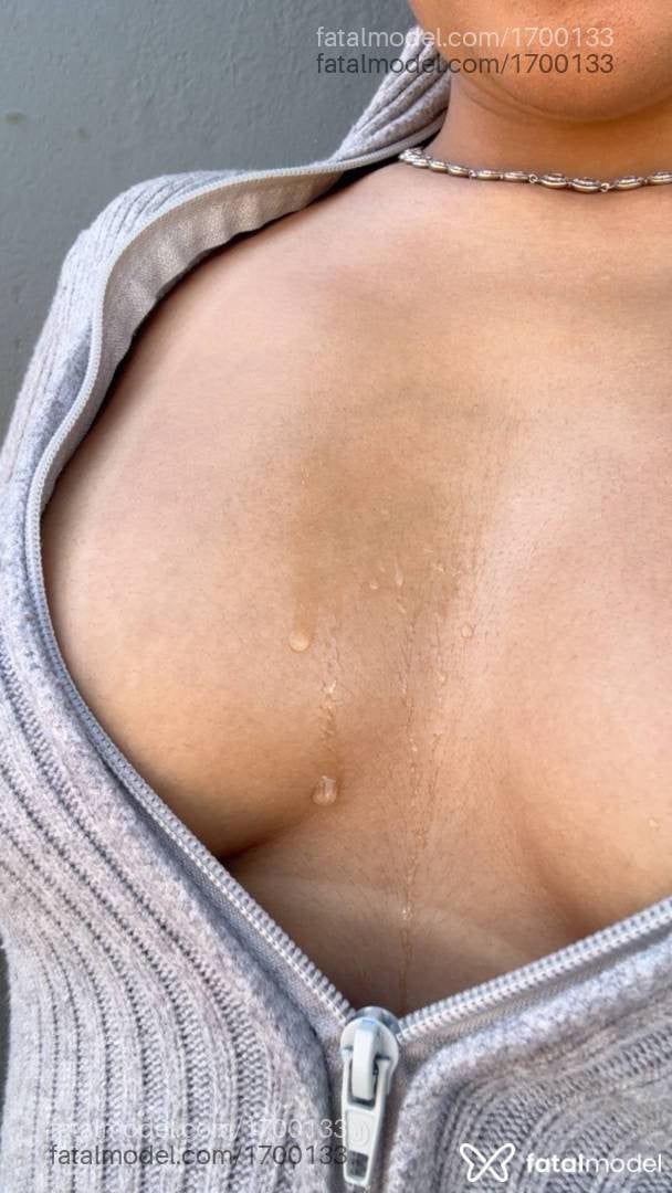 Acompanhante mulher morena (o) de olhos castanhos - Julia Albuquerque