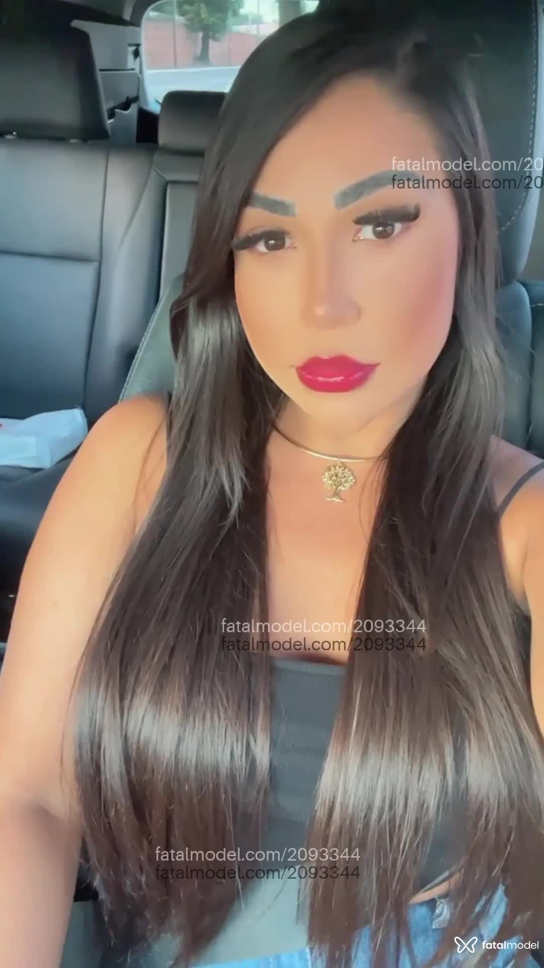 Acompanhante mulher morena (o) de olhos castanhos - Eduarda Acompanhante mulher morena (o) de olhos castanhos - Eduarda
