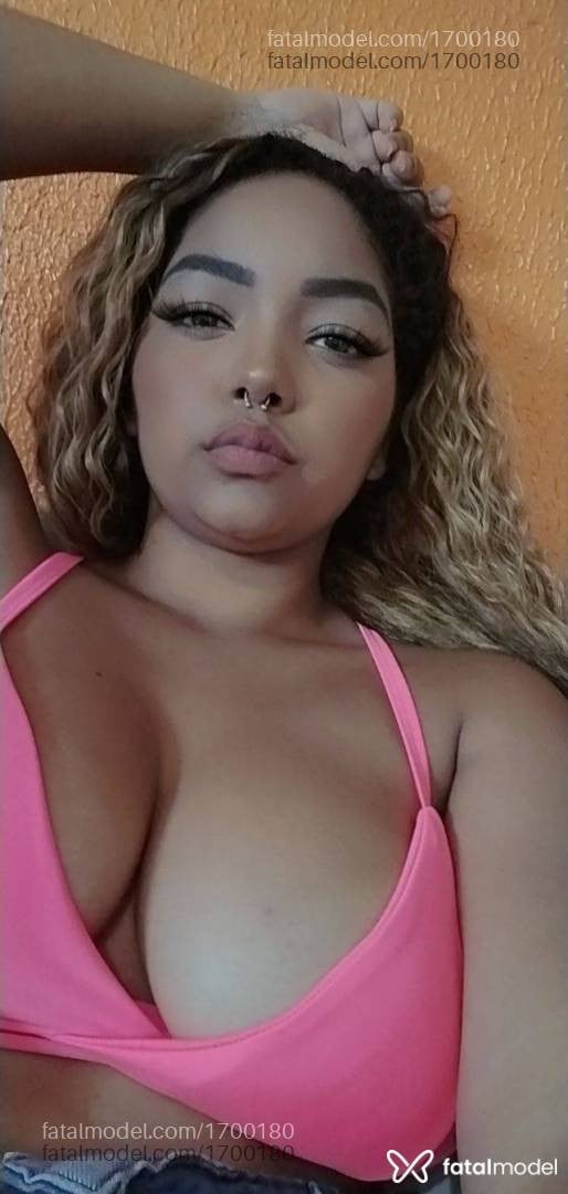 Acompanhante mulher com cabelo castanho de olhos castanhos em Bento Gonçalves - BRUNINHA MORENA