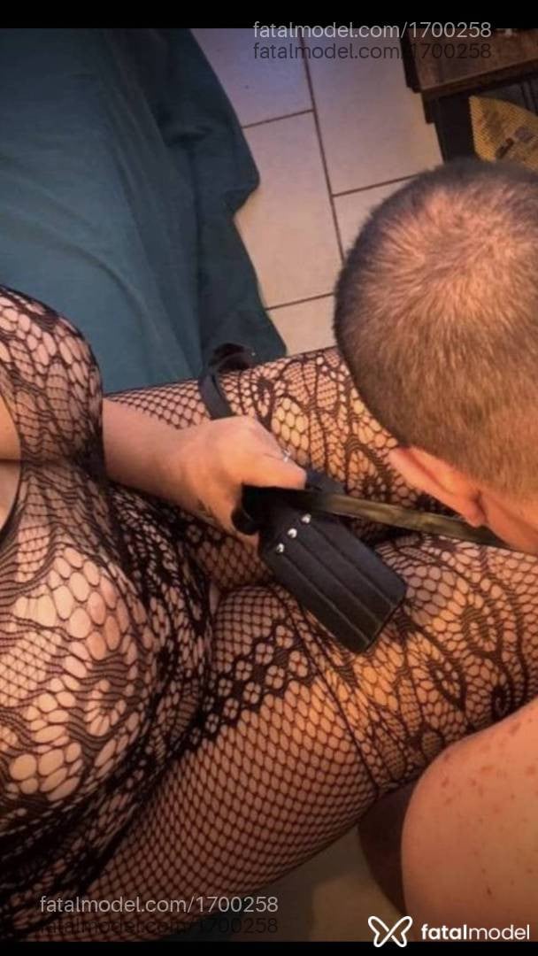 Acompanhante mulher com cabelo castanho de olhos mel em Londrina - Leticia