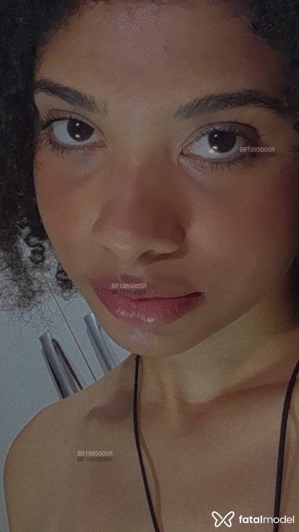 Acompanhante mulher morena (o) de olhos castanhos em Porto Alegre - Ahgata Marques