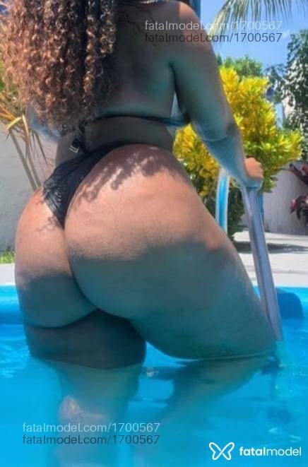 Acompanhante mulher morena (o) de olhos pretos - Pamella