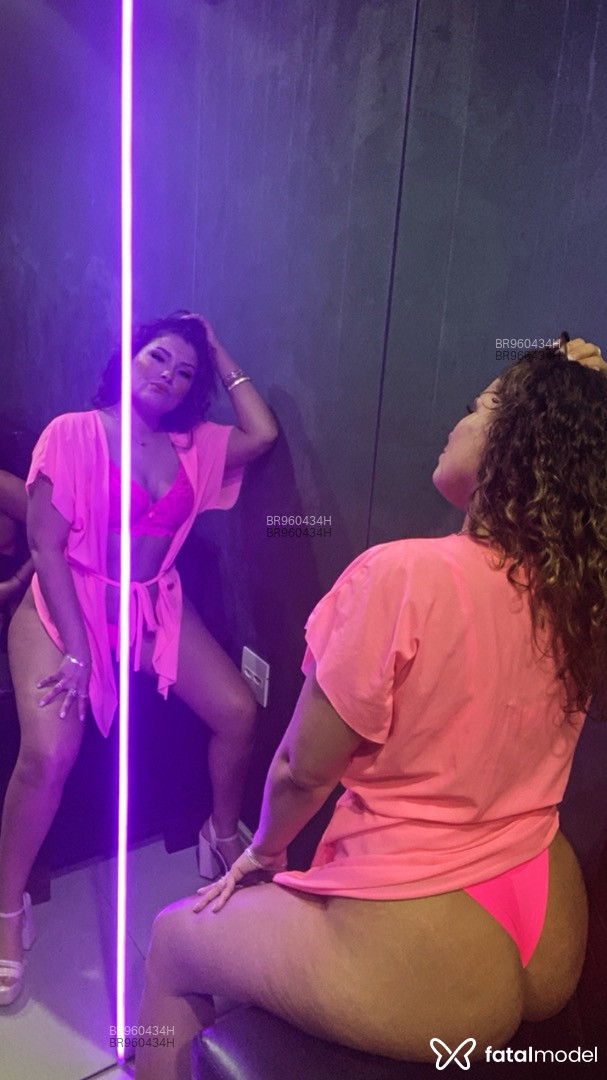 Acompanhante mulher com cabelo castanho de olhos pretos em Florianópolis - Pavorô