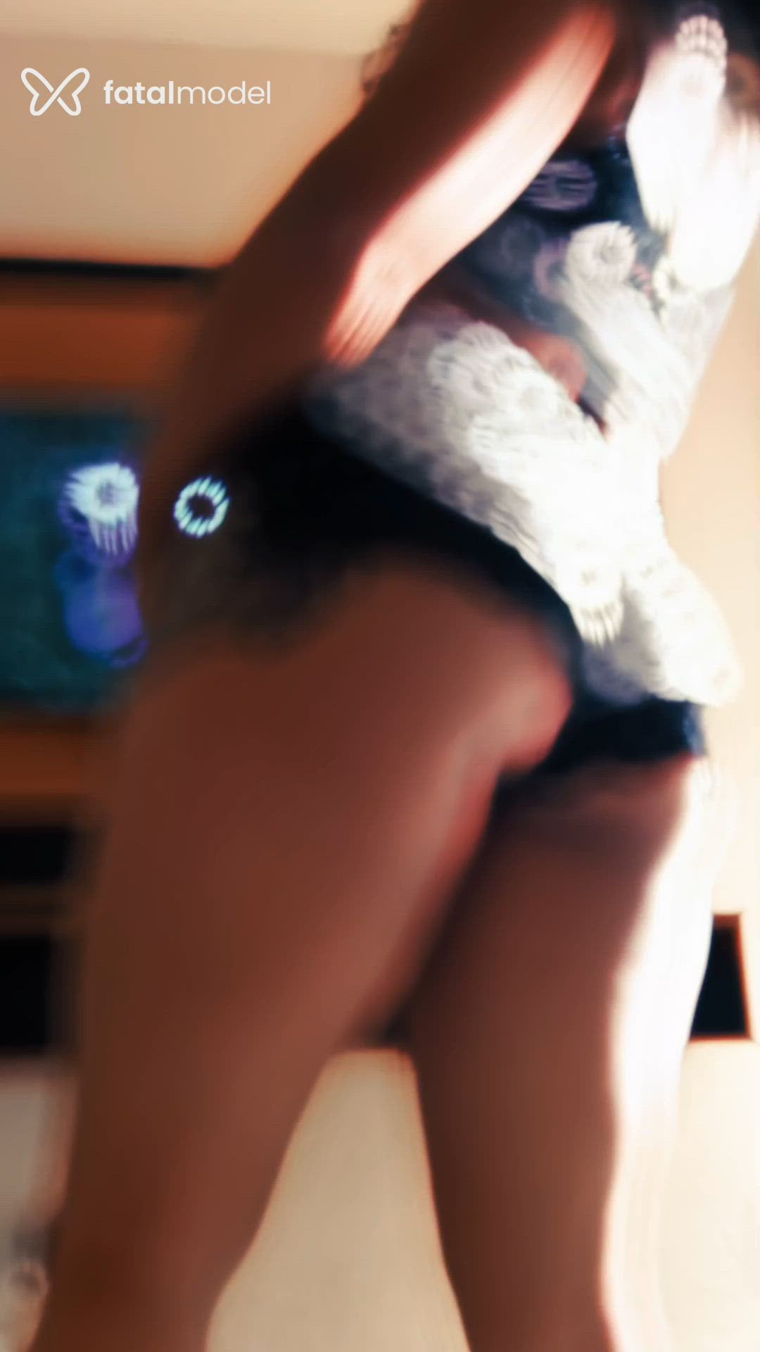 Acompanhante mulher morena (o) de olhos castanhos - Desalmada
