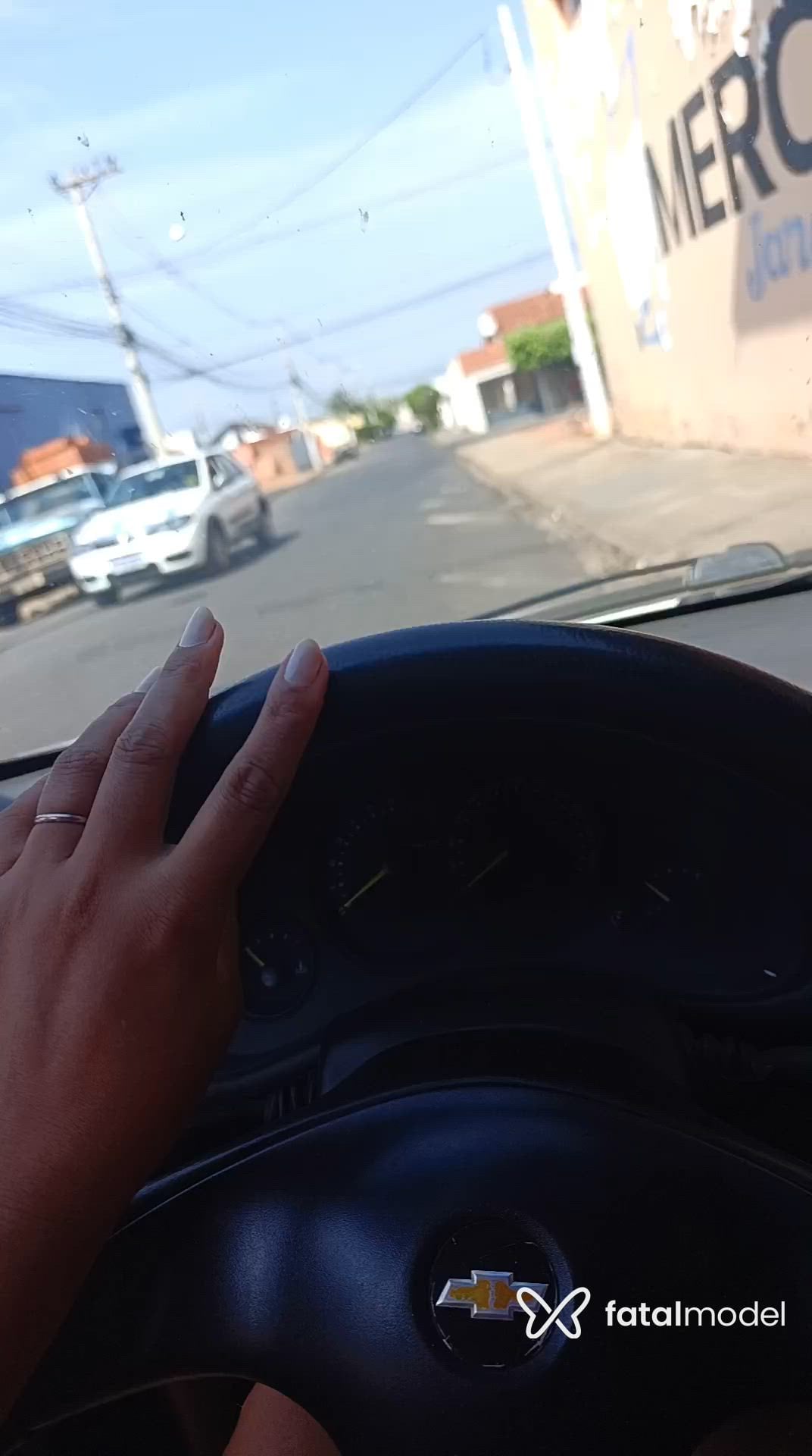 Acompanhante mulher morena (o) de olhos castanhos - Desalmada