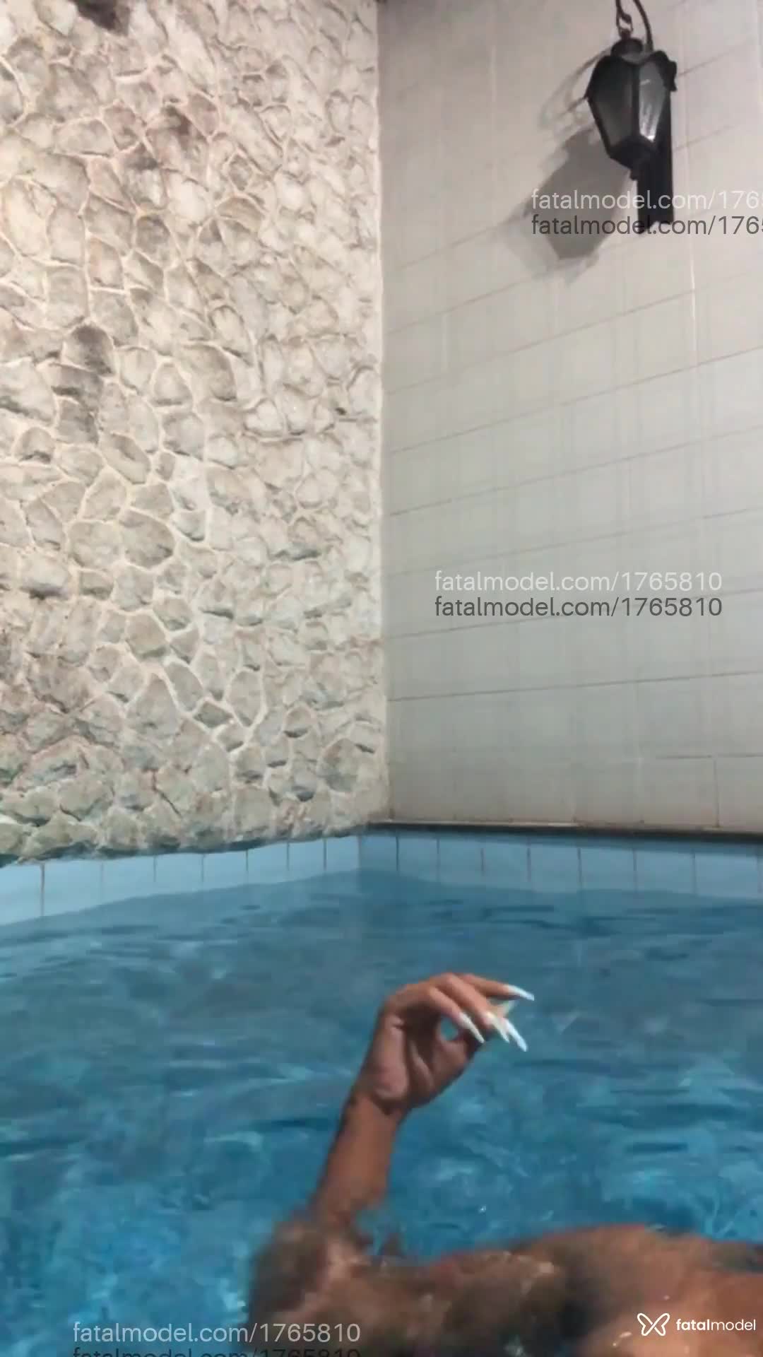 Acompanhante mulher com cabelo castanho de olhos castanhos em Lins Acompanhante mulher com cabelo castanho de olhos castanhos em Lins - Serena