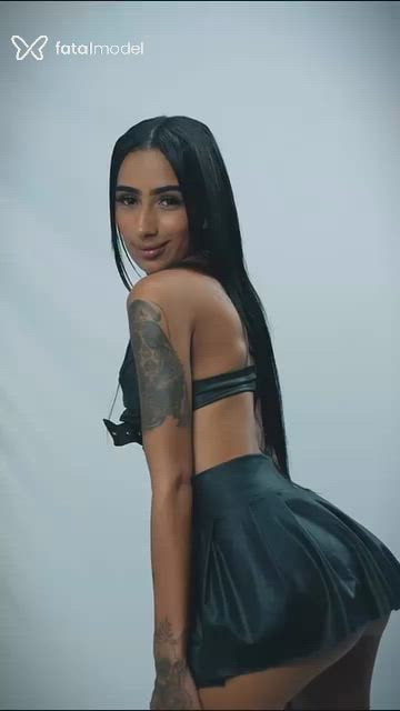 Acompanhante mulher morena (o) de olhos pretos - Iza