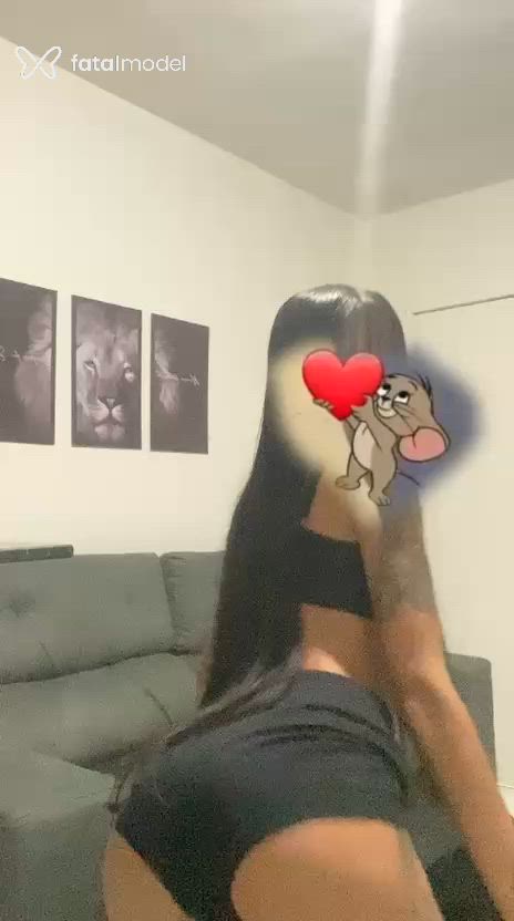 Acompanhante mulher morena (o) de olhos pretos - Iza