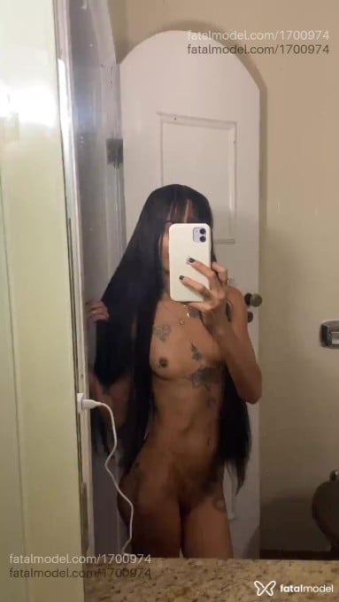 Acompanhante mulher morena (o) de olhos pretos em Petrópolis Acompanhante mulher morena (o) de olhos pretos em Petrópolis - Iza