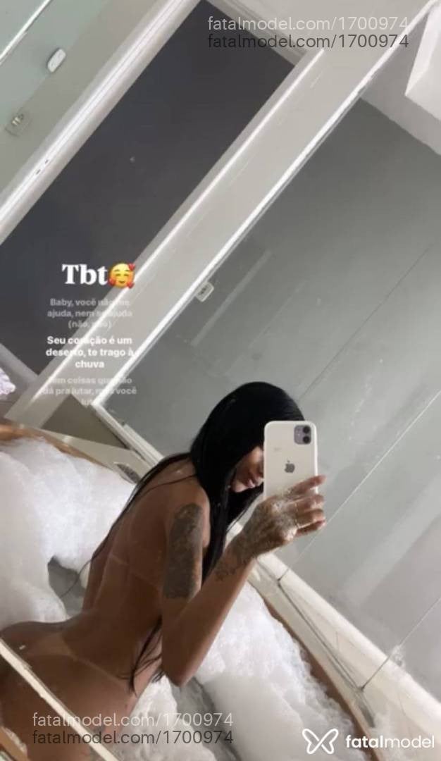 Acompanhante mulher morena (o) de olhos pretos - Iza