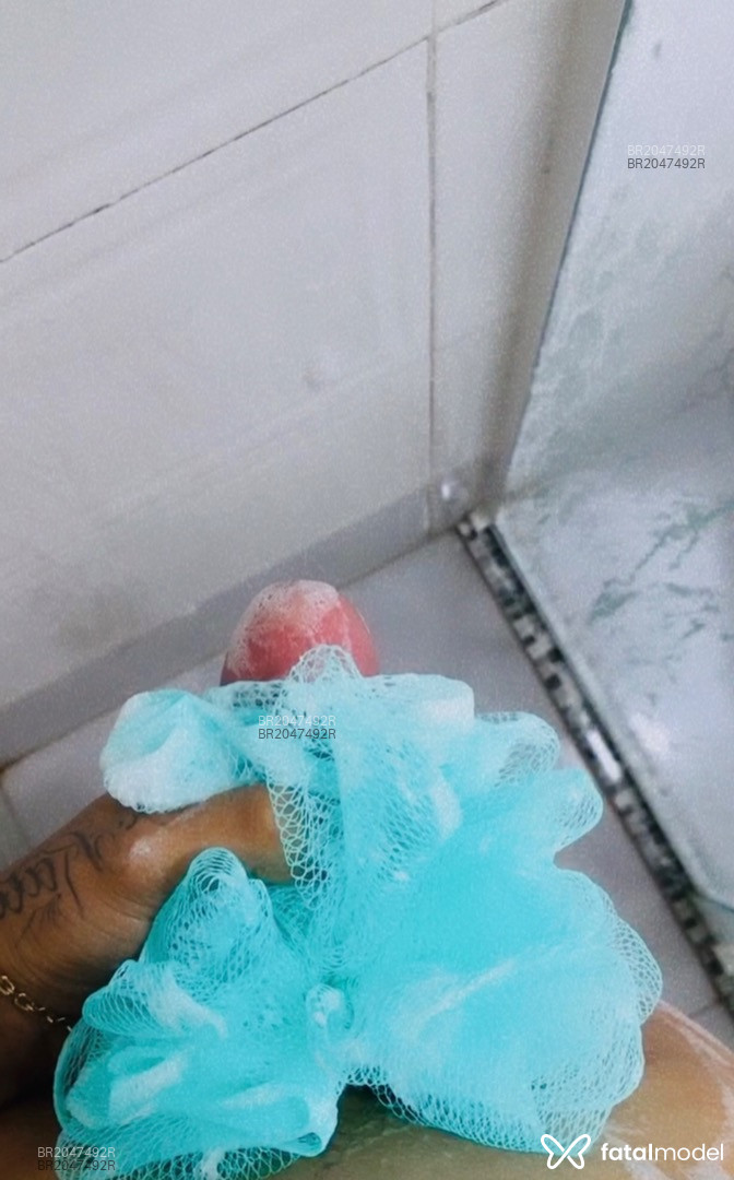 Acompanhante homem com cabelo castanho de olhos castanhos em Balneário Camboriú Acompanhante homem com cabelo castanho de olhos castanhos em Balneário Camboriú - Enzo Ryan