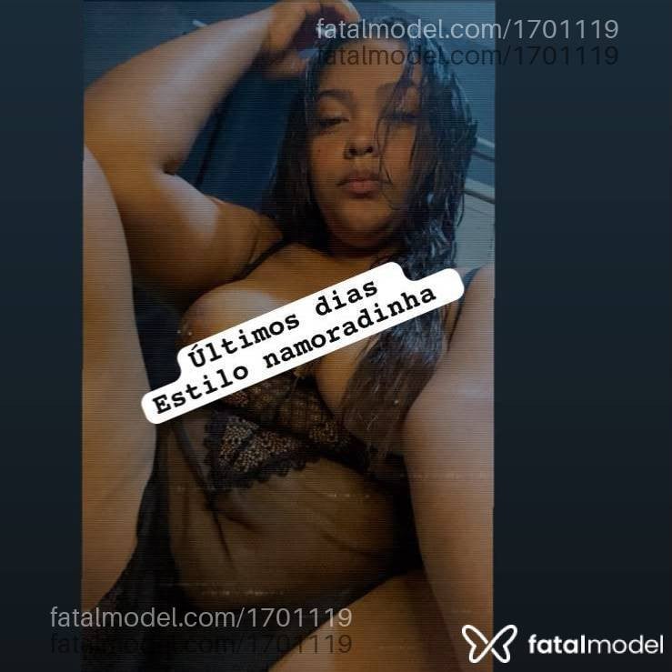 Acompanhante mulher com cabelo castanho de olhos castanhos - Camila