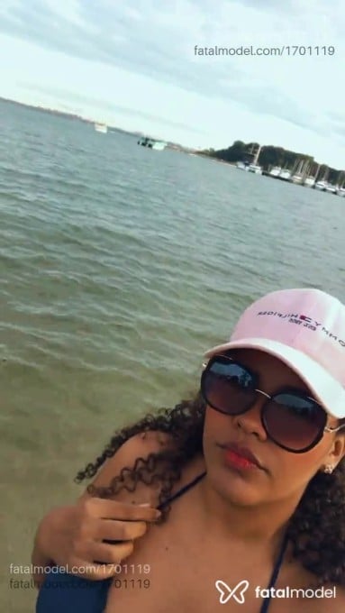 Acompanhante mulher com cabelo castanho de olhos castanhos em Linhares Acompanhante mulher com cabelo castanho de olhos castanhos em Linhares - Camila