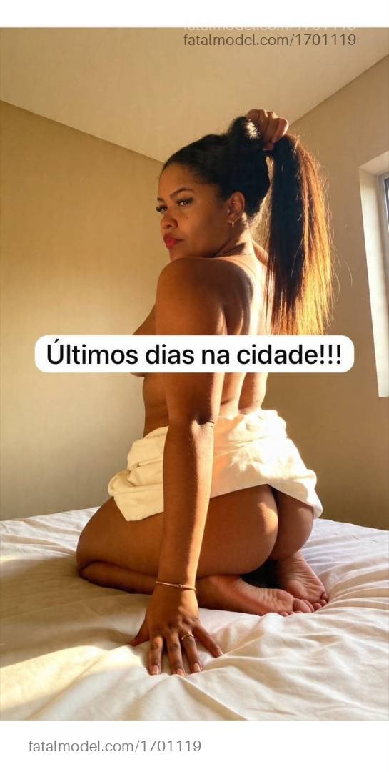 Acompanhante mulher com cabelo castanho de olhos castanhos em Linhares - Camila