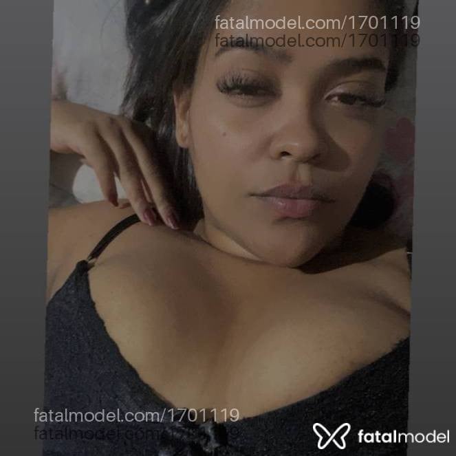 Acompanhante mulher com cabelo castanho de olhos castanhos - Camila