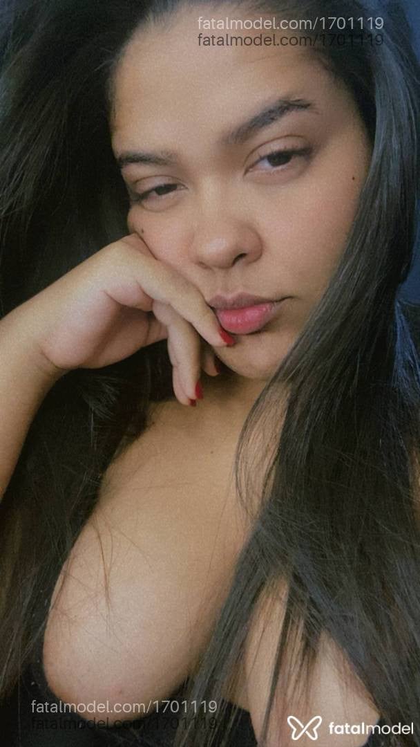 Acompanhante mulher com cabelo castanho de olhos castanhos em Linhares Acompanhante mulher com cabelo castanho de olhos castanhos em Linhares - Camila