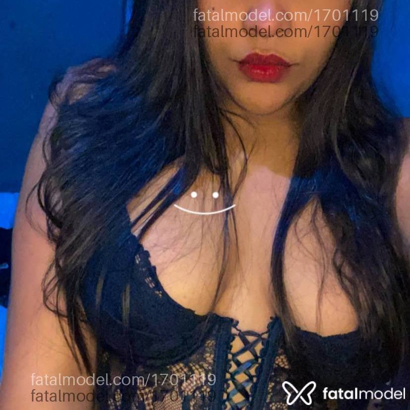 Acompanhante mulher com cabelo castanho de olhos castanhos - Camila
