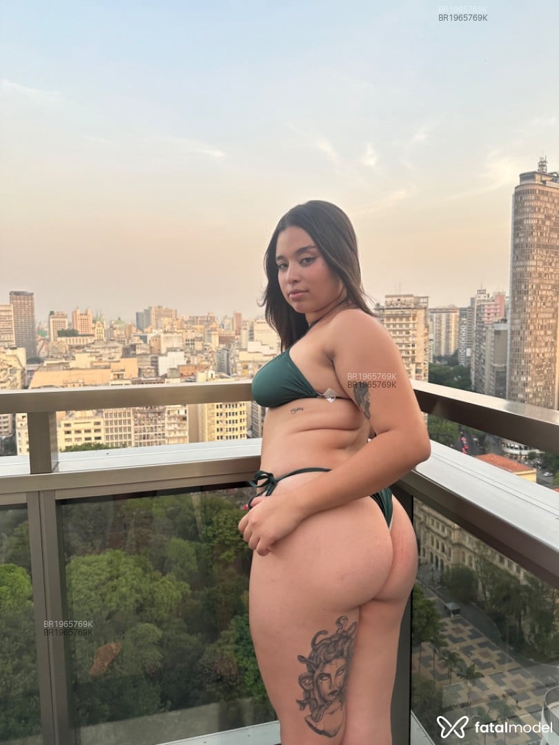 Acompanhante mulher morena (o) de olhos castanhos em Rio de Janeiro - Mel
