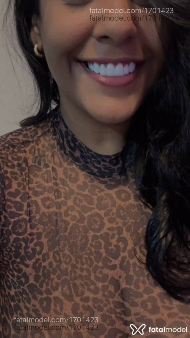 Acompanhante mulher morena (o) de olhos pretos - Dany Facefuck