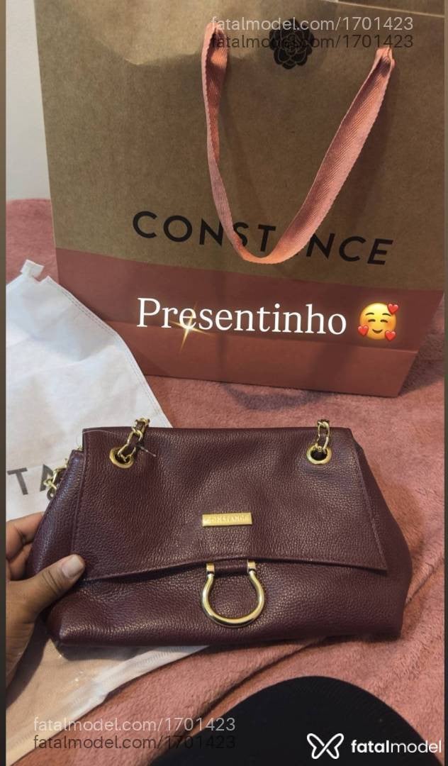 Acompanhante mulher morena (o) de olhos pretos - Dany Facefuck