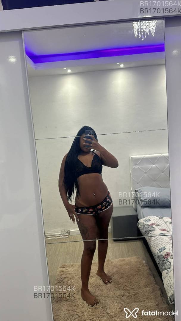 Acompanhante mulher morena (o) de olhos pretos em Rio de Janeiro - Nicole