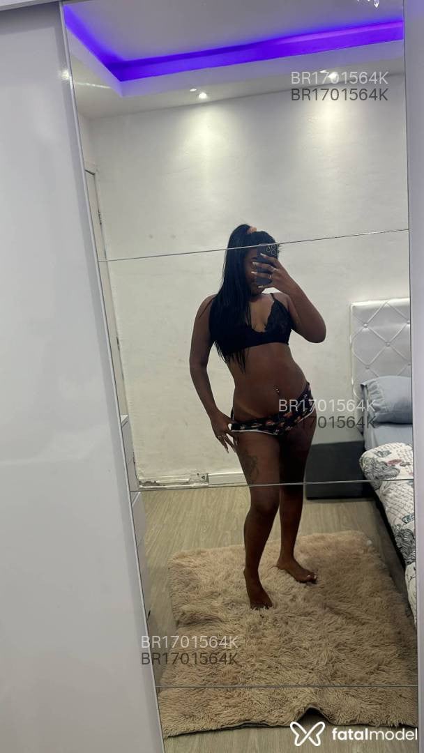 Acompanhante mulher morena (o) de olhos pretos em Rio de Janeiro - Nicole