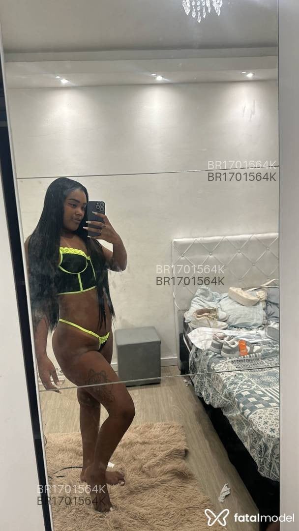 Acompanhante mulher morena (o) de olhos pretos em Rio de Janeiro - Nicole