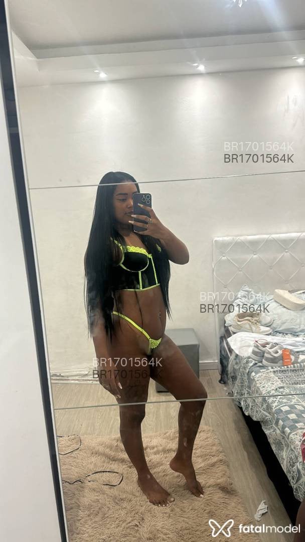 Acompanhante mulher morena (o) de olhos pretos em Rio de Janeiro - Nicole