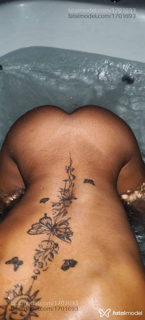 Acompanhante mulher com cabelo castanho de olhos mel - Isabela