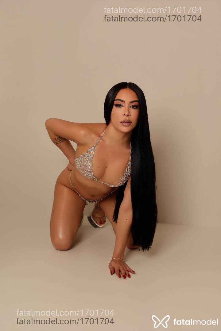 Acompanhante mulher morena (o) de olhos castanhos - Angel Ferraz
