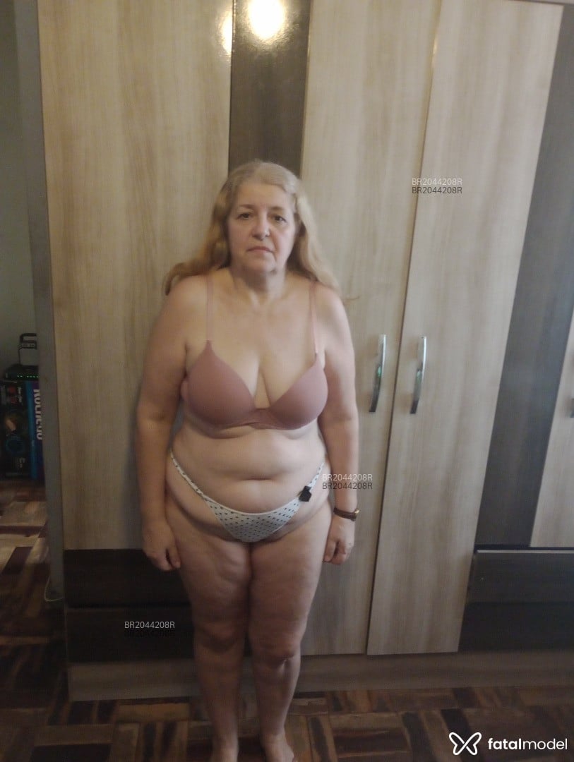 Acompanhante mulher loira (o) de olhos castanhos em Porto Alegre - Lenee