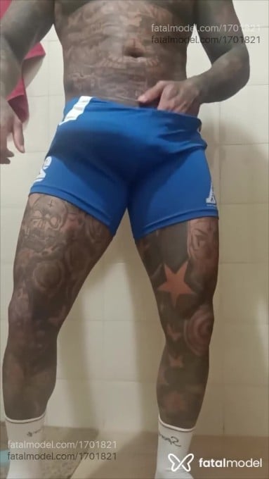 Acompanhante homem com cabelo castanho de olhos mel em Virtual - Adones íncubo