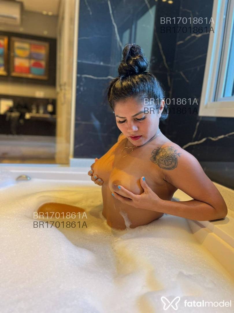 Acompanhante mulher morena (o) de olhos castanhos em Tubarão - Juliana Paes