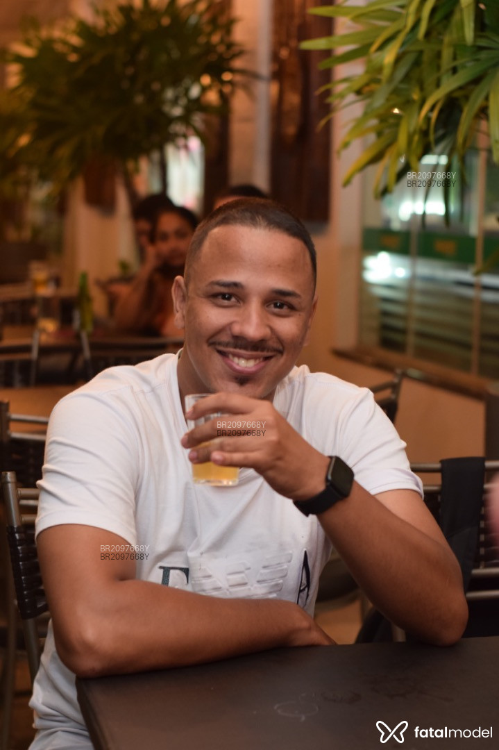 Acompanhante homem morena (o) de olhos pretos em Rio de Janeiro Acompanhante homem morena (o) de olhos pretos em Rio de Janeiro - Pablo