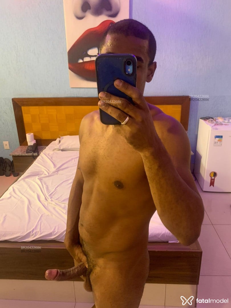 Acompanhante homem morena (o) de olhos castanhos em Aparecida de Goiânia Acompanhante homem morena (o) de olhos castanhos em Aparecida de Goiânia - Paulo
