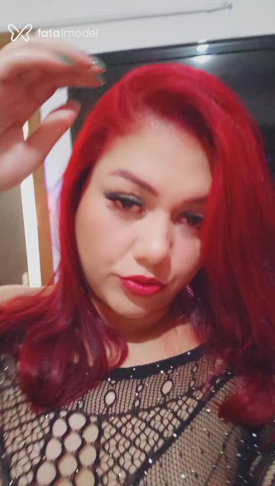 Acompanhante mulher ruiva (o) de olhos castanhos - Mirella Magalhães