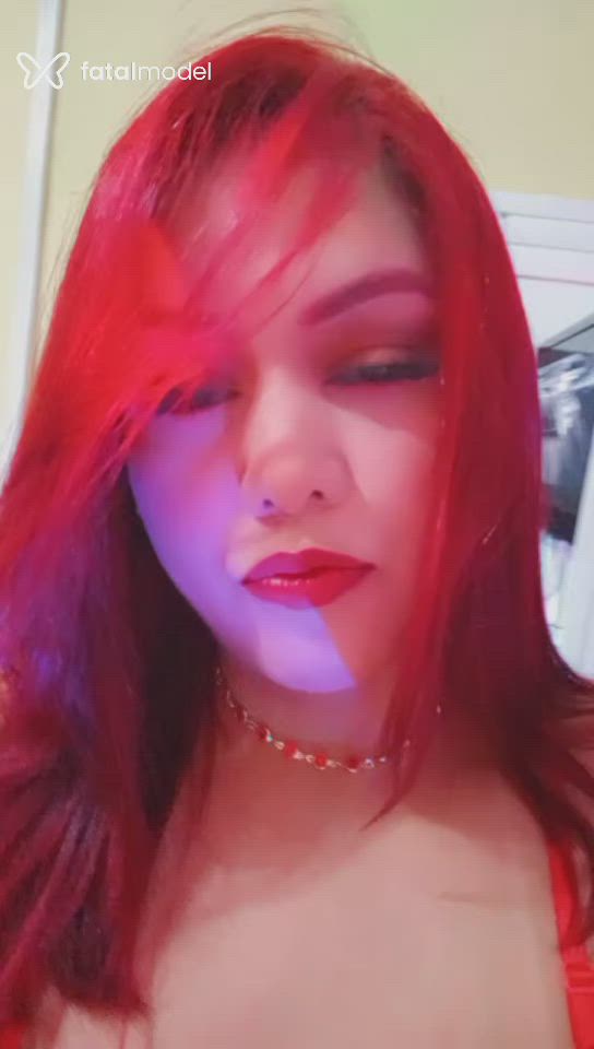 Acompanhante mulher ruiva (o) de olhos castanhos - Mirella Magalhães
