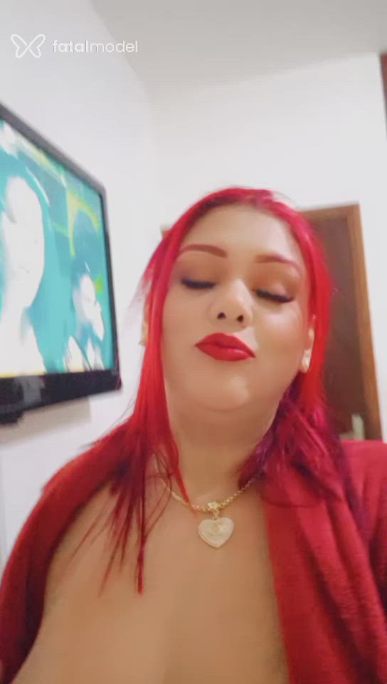 Acompanhante mulher ruiva (o) de olhos castanhos - Mirella Magalhães