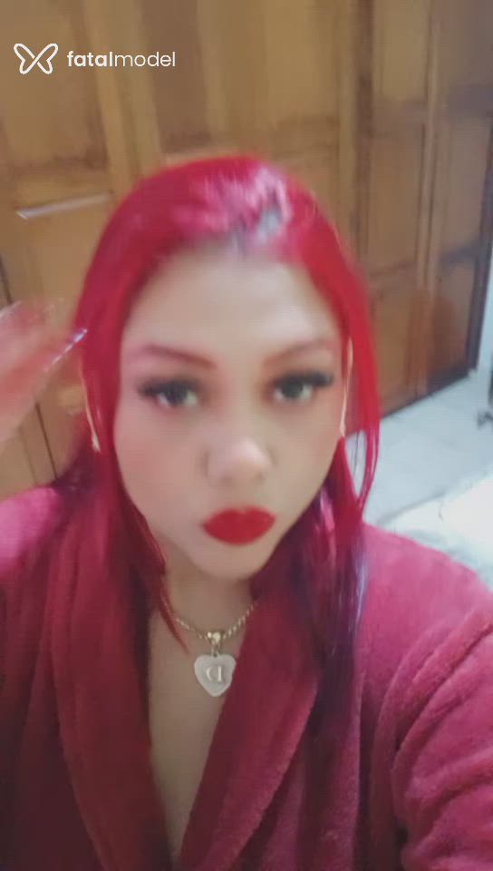 Acompanhante mulher ruiva (o) de olhos castanhos - Mirella Magalhães