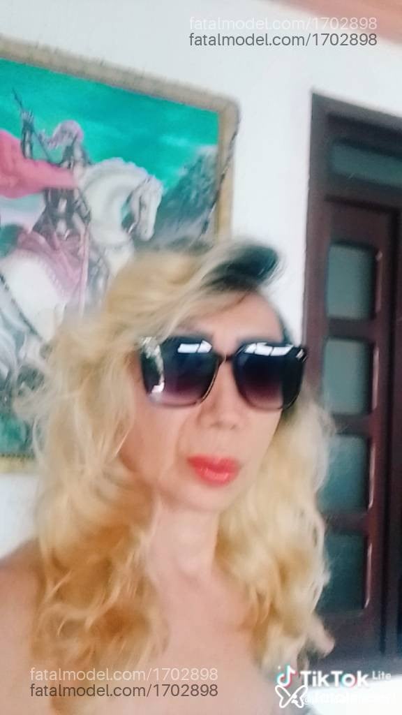 Acompanhante mulher trans loira (o) de olhos castanhos em Juazeiro do Norte Acompanhante mulher trans loira (o) de olhos castanhos em Juazeiro do Norte - Jéssica