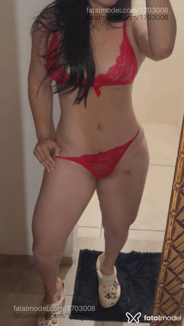 Acompanhante mulher morena (o) de olhos castanhos - Julia Moraes