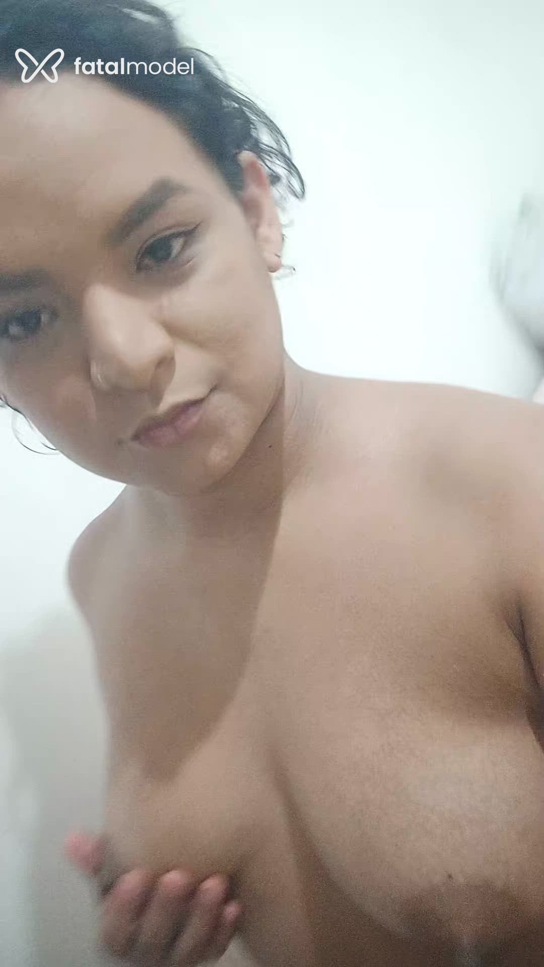 Acompanhante mulher morena (o) de olhos pretos - Priscila