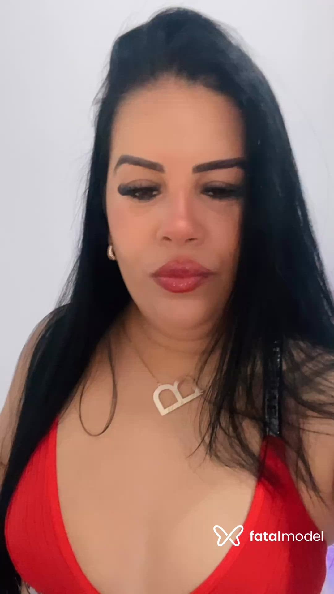 Acompanhante mulher morena (o) de olhos castanhos - Laura Fontinelly