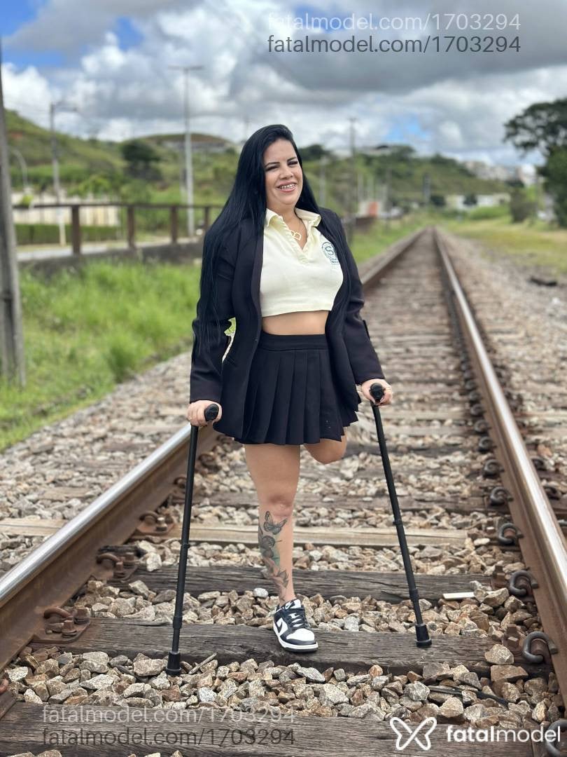 Acompanhante mulher morena (o) de olhos castanhos em Cáceres - Laura Fontinelly