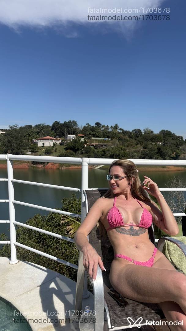 Acompanhante mulher loira (o) de olhos castanhos em Taubaté - Júlia Mistral