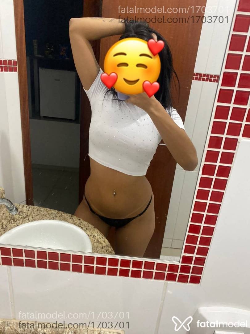 Acompanhante mulher morena (o) de olhos pretos - Julia